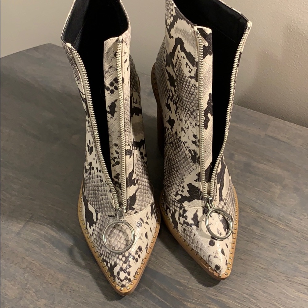 Misguided Snakeskin Ankle Heel Boots Front Zipper - Picture 12 of 16